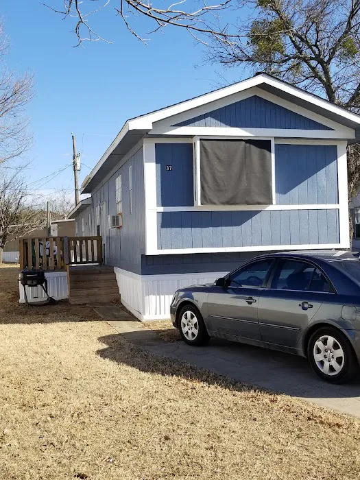 J & L Mobile Home Rentals Picture 3