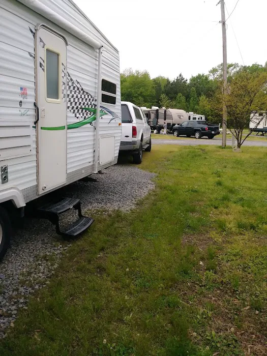 Trail's End RV Retreat Picture 4