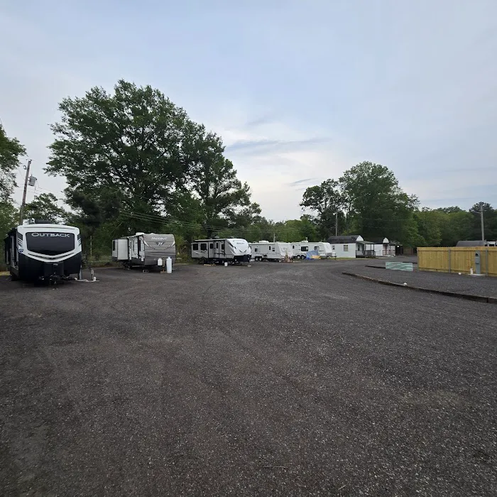 Trail's End RV Retreat Picture 6