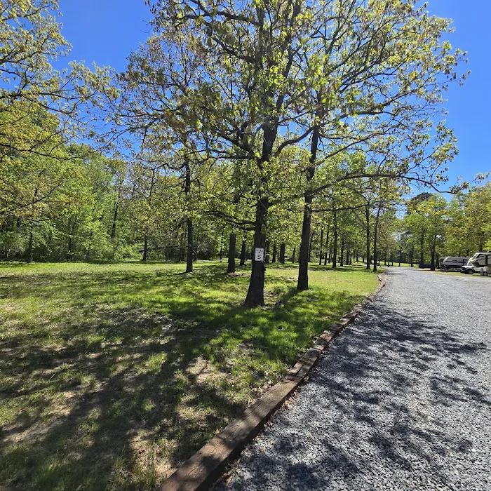 Trail's End RV Retreat Picture 7