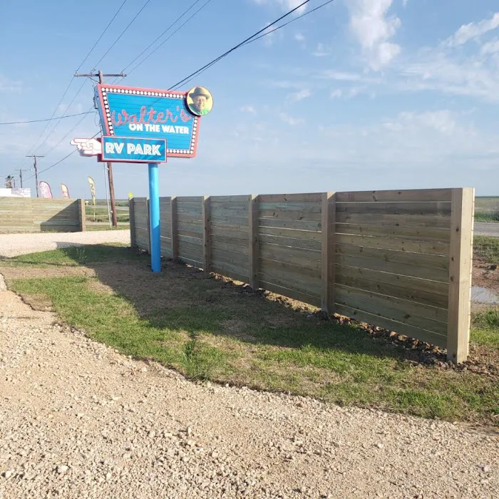 Walters on the water RV Park Picture 4