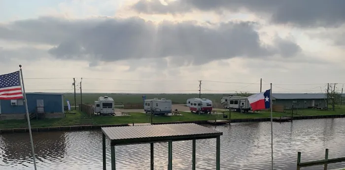 Walters on the water RV Park Picture 5