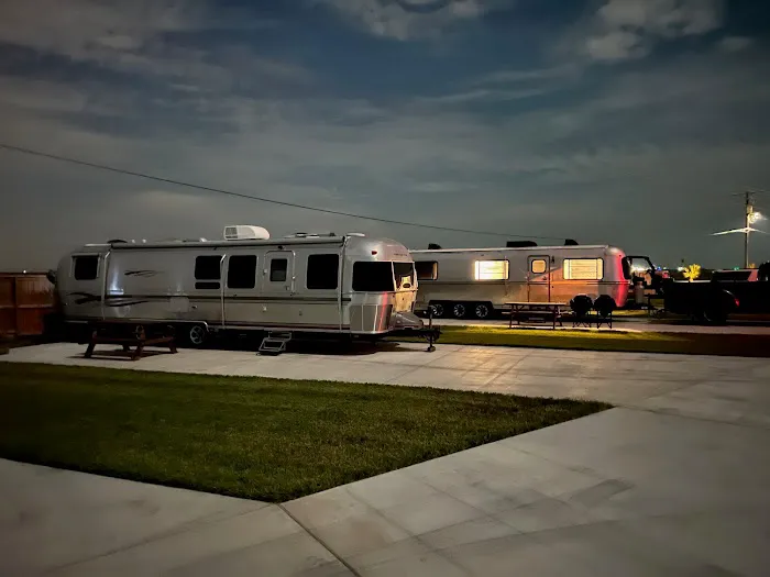 Waterside RV Resort Picture 2