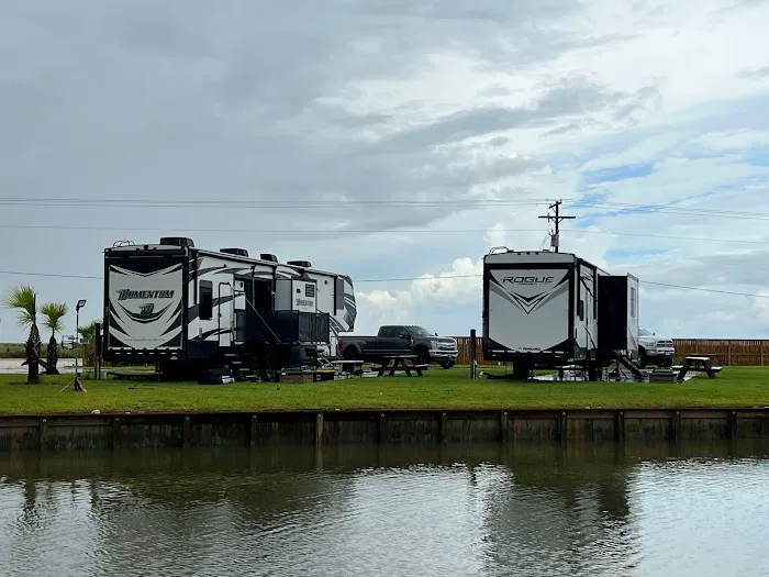 Waterside RV Resort Picture 8