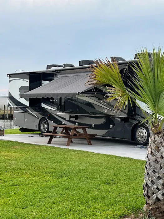 Waterside RV Resort Picture 4