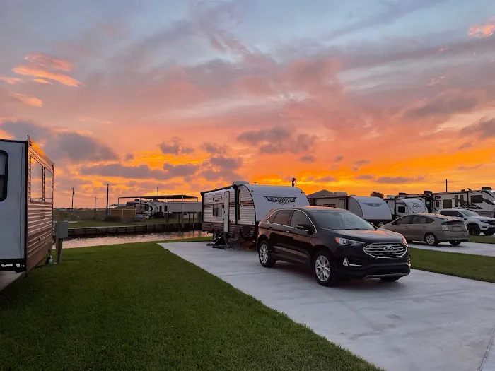 Waterside RV Resort Picture 6