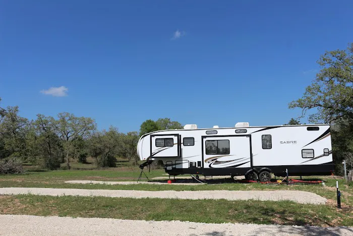 StaRV Park | RV Pads and Apartments Picture 4