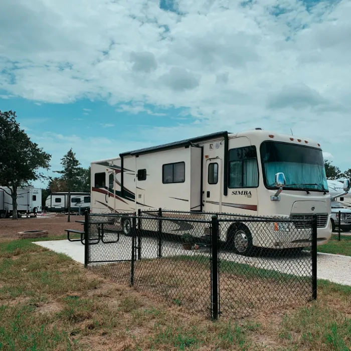 Great Escapes RV Park Austin Oaks Picture 9