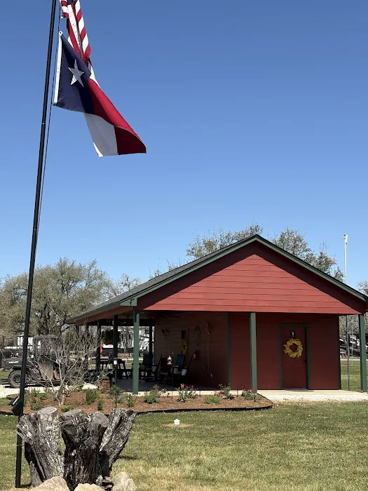 Shade Tree RV Park Picture 2