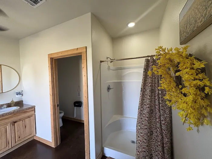 Shade Tree RV Park Picture 10