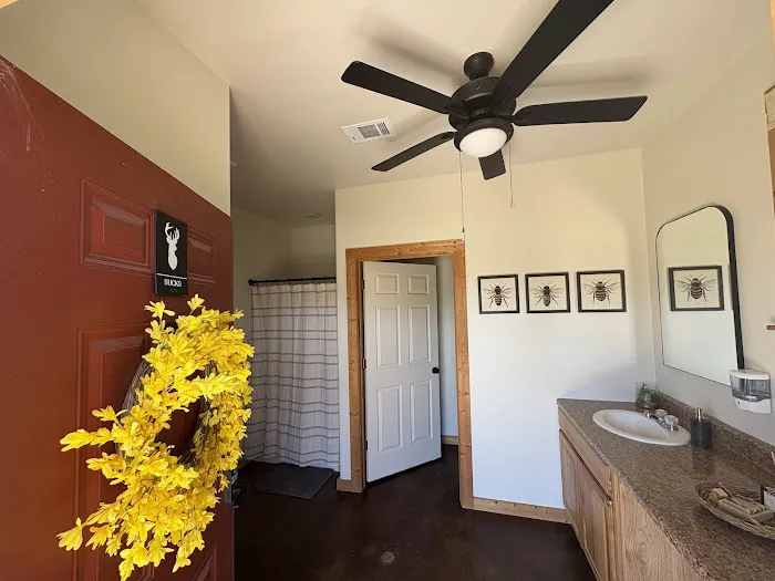 Shade Tree RV Park Picture 3