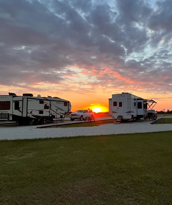Sunset View RV Resort Picture 10