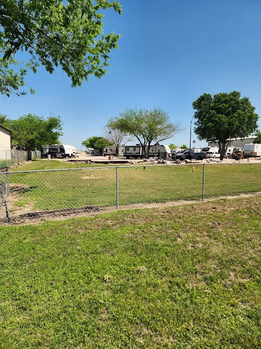 Crazy Horse Estate RV Park Picture 8