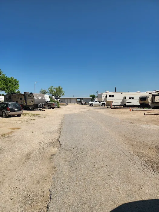 Crazy Horse Estate RV Park Picture 7