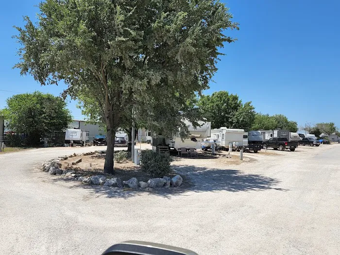 Crazy Horse Estate RV Park Picture 2