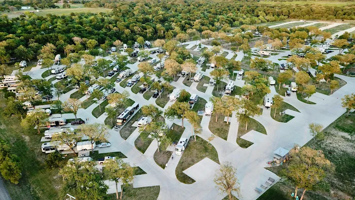 Austonia RV Resort Picture 10