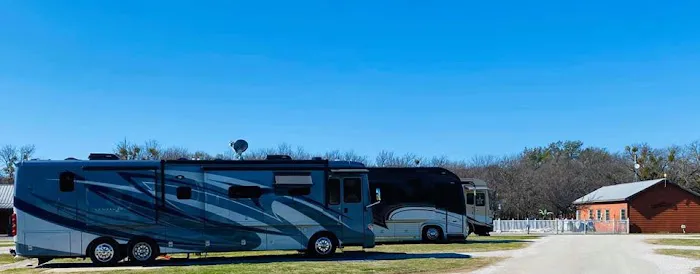 Coffee Creek RV Resort and Cabins Picture 4