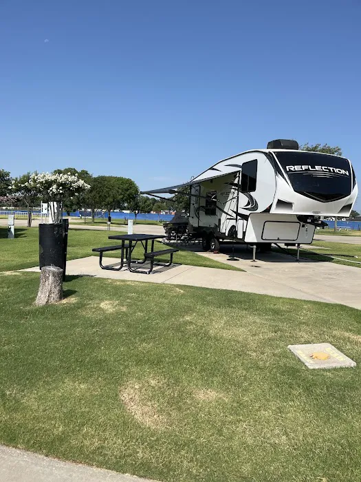 Fun Town RV Park at WinStar Picture 8