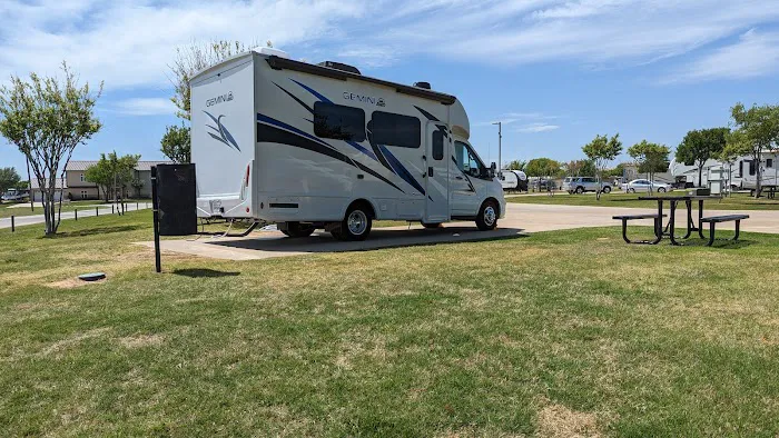 Fun Town RV Park at WinStar Picture 3