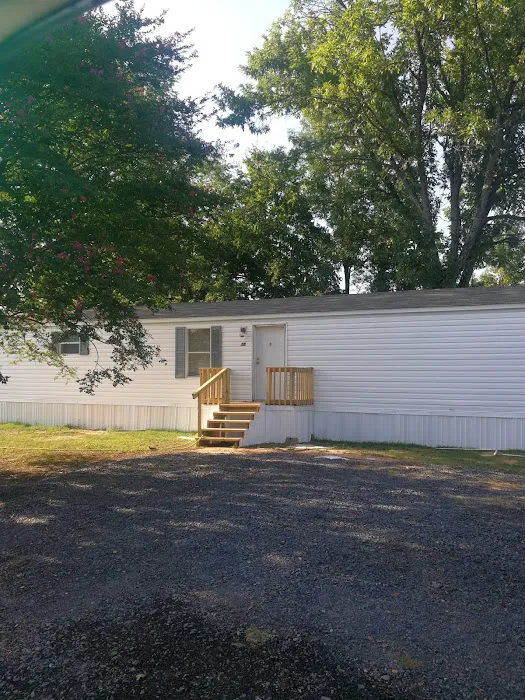 Hunters Point Mobile Home Park Picture 6