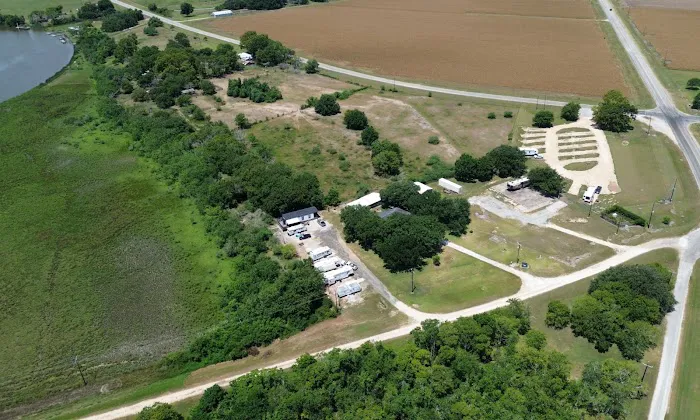 Tres Palacios R.V. Park Picture 3