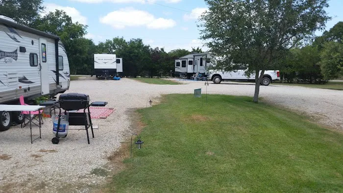 Harv's Paradise RV Oasis on the River Picture 4