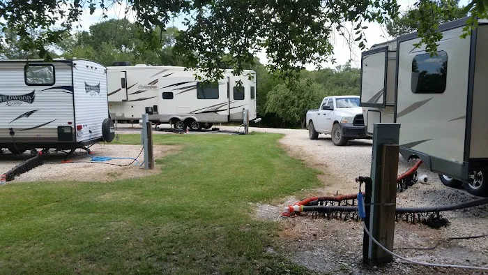 Harv's Paradise RV Oasis on the River Picture 6