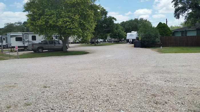 Harv's Paradise RV Oasis on the River Picture 2