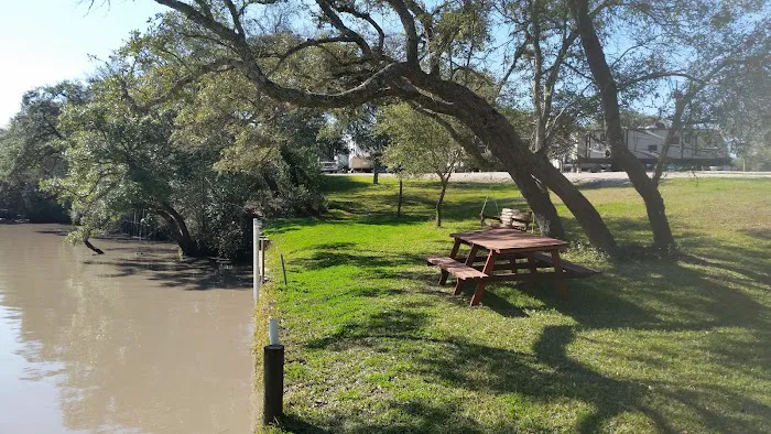 Harv's Paradise RV Oasis on the River Picture 8