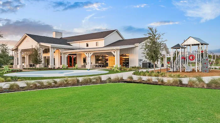 Loma Vista - Manufactured Home Community Picture 7