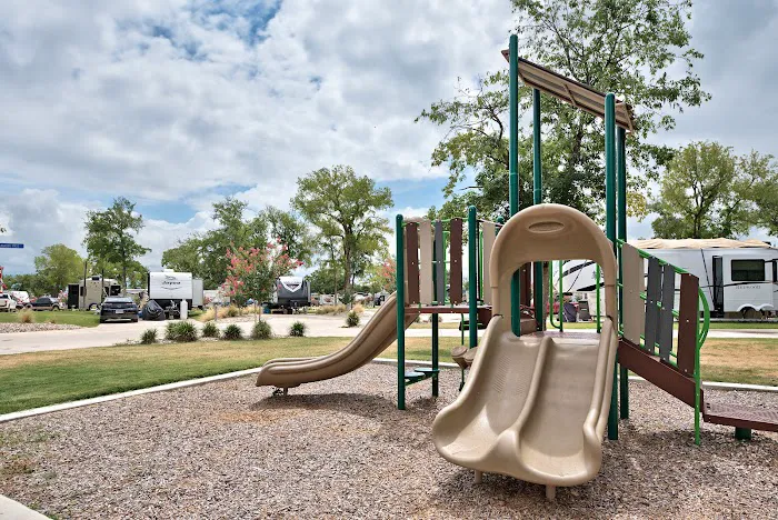 Oak Forest RV Resort Picture 7