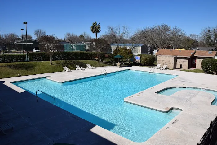 Dessau Fountain Estates Manufactured Home Community Picture 1