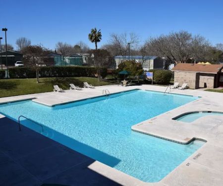 Dessau Fountain Estates Manufactured Home Community