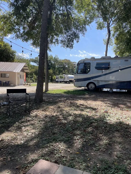 Gone Fishin RV park Picture 2