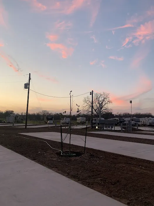 Patriot RV Park - Luling Picture 3