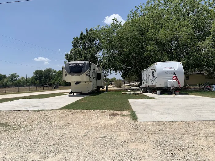 Patriot RV Park - Luling Picture 7