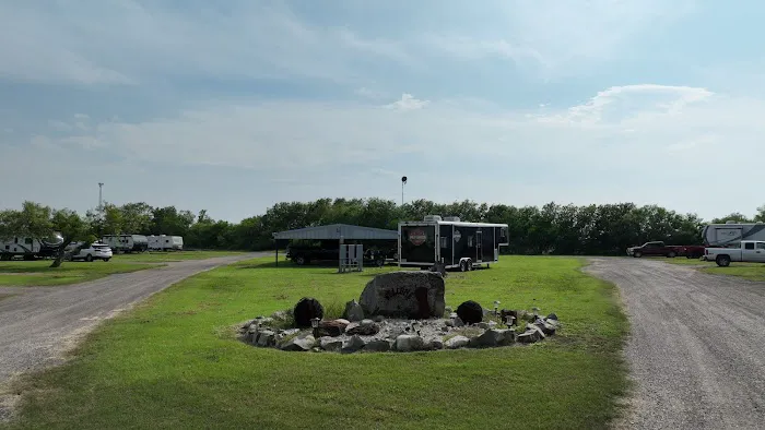 Spacious Country RV Park Picture 3