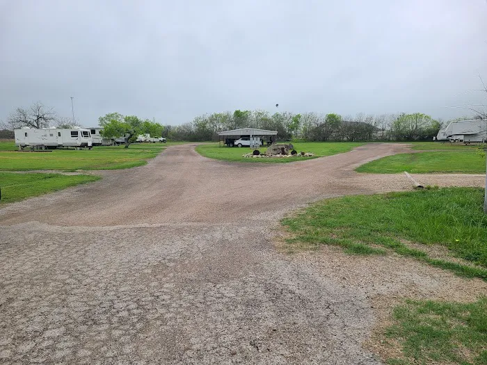 Spacious Country RV Park Picture 8