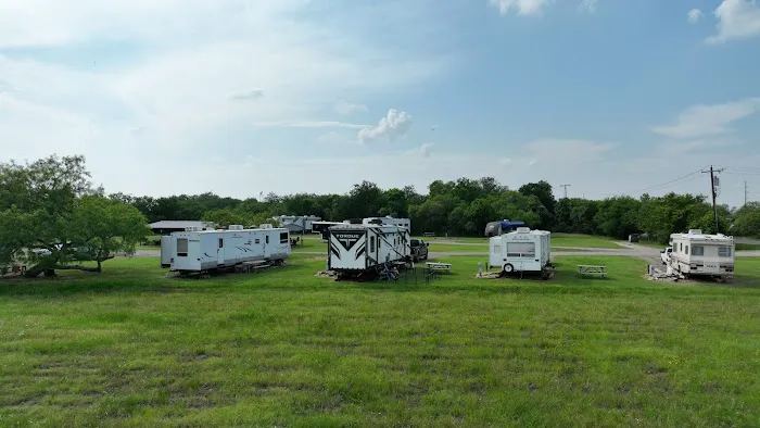 Spacious Country RV Park Picture 1