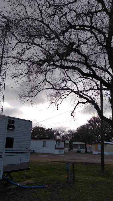 Rivercrest RV Park Picture 4