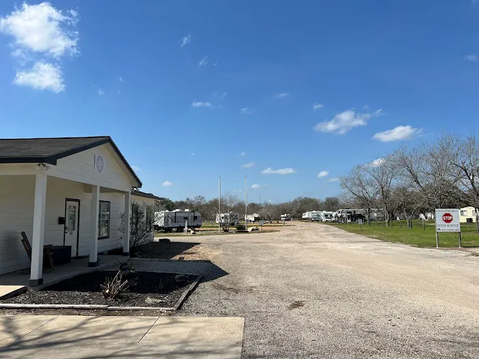 Patriot RV Park - Cuero Picture 5