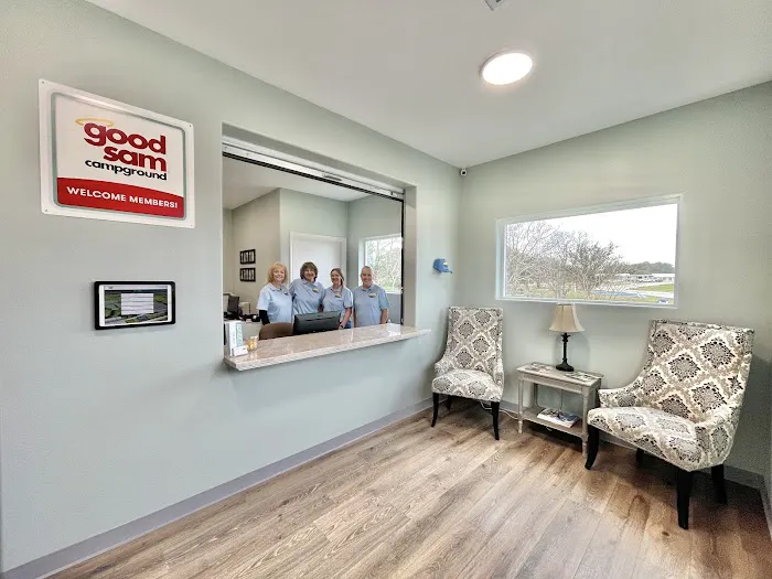 Lake Dewberry RV Resort Picture 9