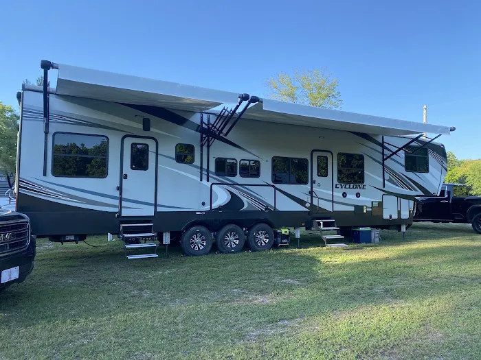 Shangri-La RV Resort Picture 8