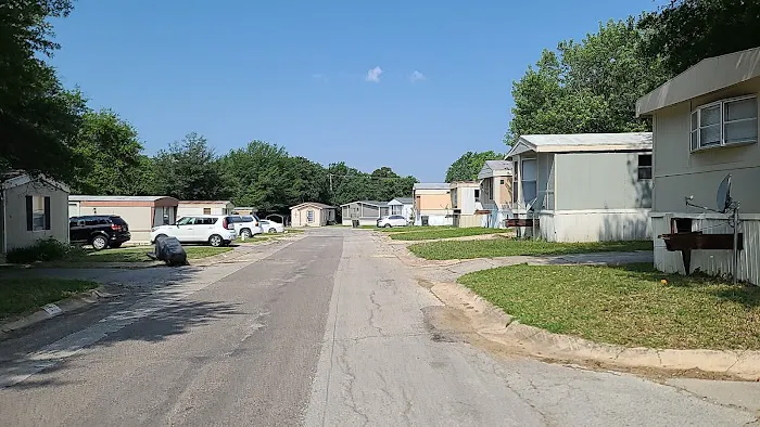 Meadowbrook Mobile Home Park Picture 7