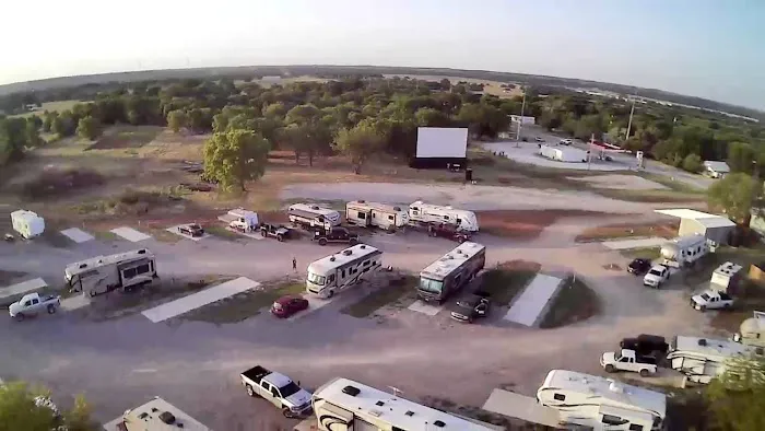 Cool Breeze RV Resort Picture 3