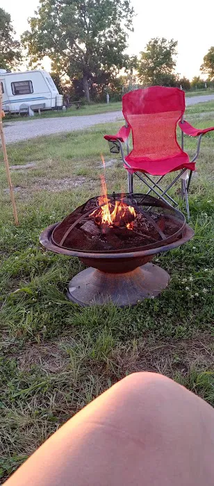 Cool Breeze RV Resort Picture 2