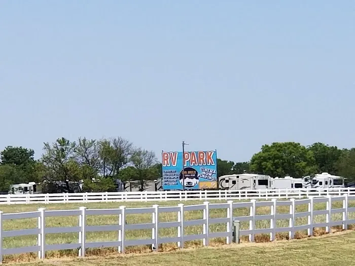 Cool Breeze RV Resort Picture 8