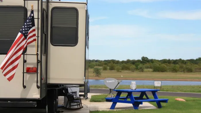 By The Lake RV Park/Resort Picture 10
