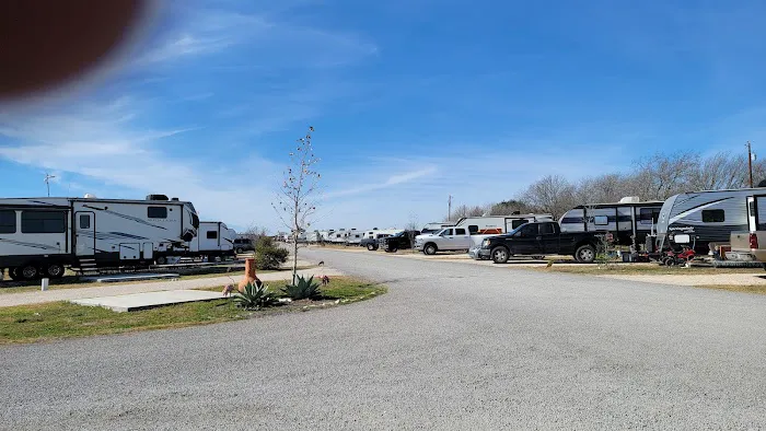 Country Oasis RV Park Picture 4