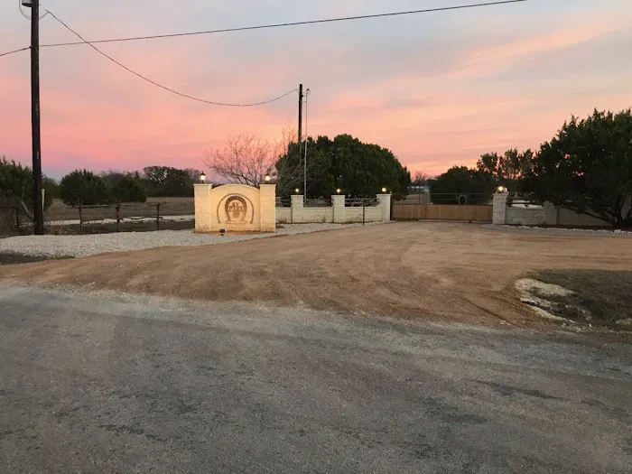 Lucky Horseshoe RV Park Picture 8